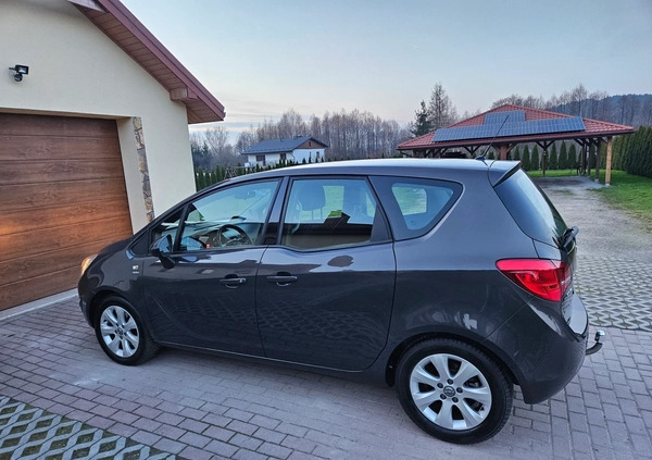 Opel Meriva cena 26800 przebieg: 120000, rok produkcji 2013 z Brzozów małe 352